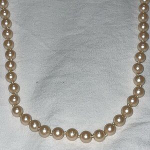 Vintage silver tone creamy 8mm glass pearl knotted strand ornate side slide clas